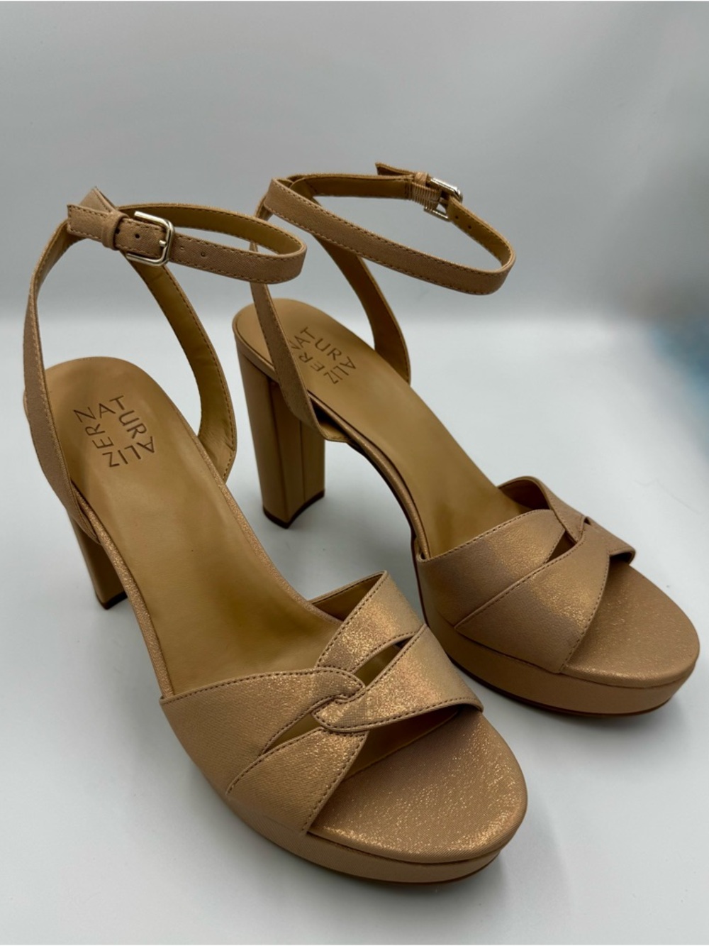 Naturalizer Nevena Champagne Gold Metallic Platform Heels Sandals Size 11M